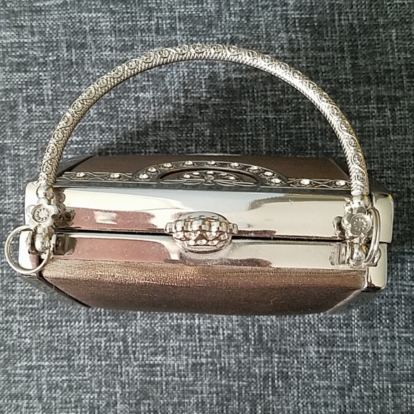 NWOT ELEGANT SMALL EVENING BAG - Picture 3 of 7